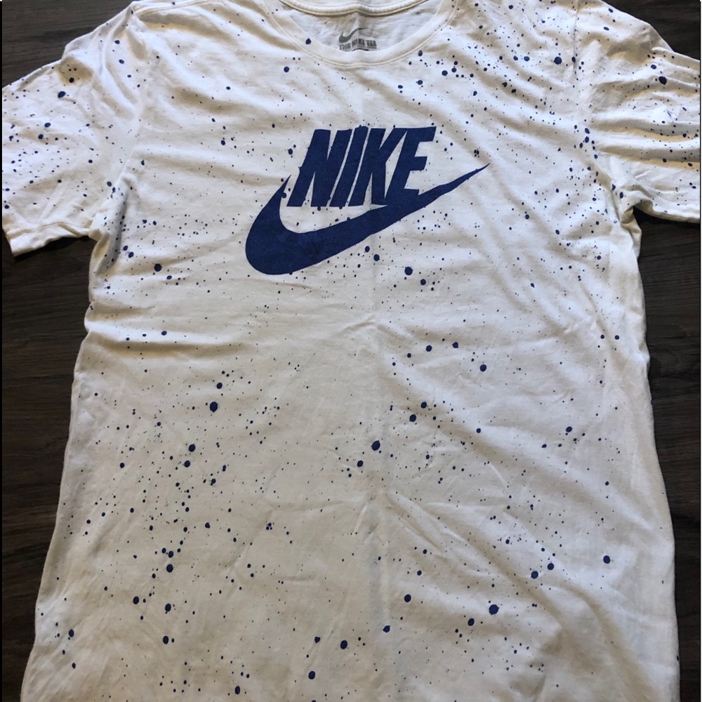 Men’s Nike tee